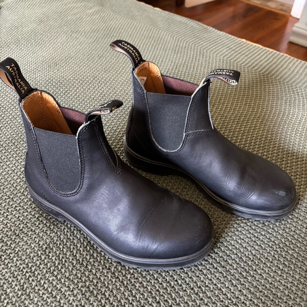 Blundstone Black Leather Chelsea Boots